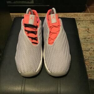 Nike Air Jordan Low Future 724813-023 Wolf Gray Infrared Size 7Y or 8.5 WMNS